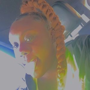 Meet your Posher, Indya